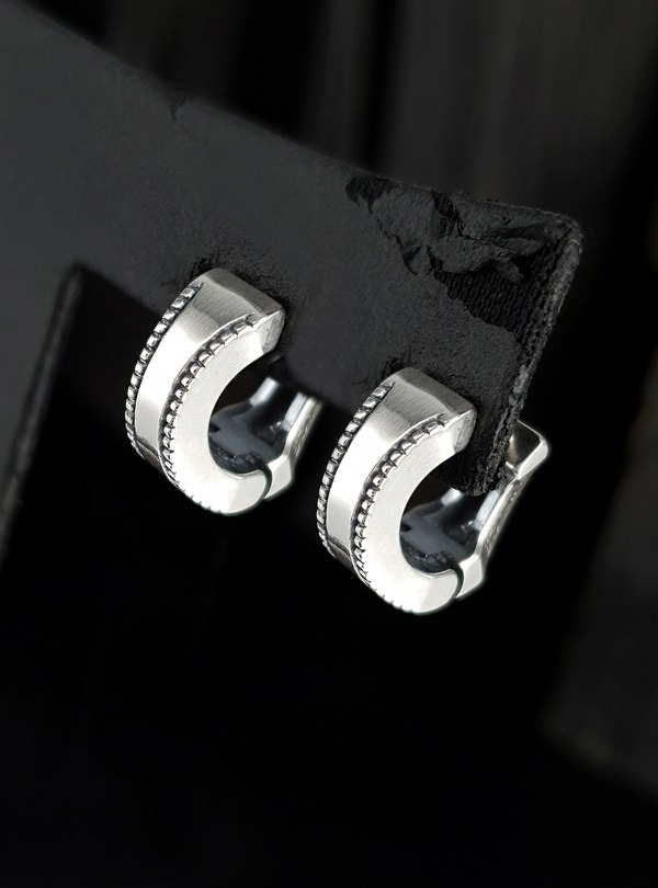 Just-R1 Earring