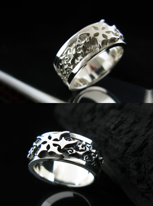 Lunar Scent silver ring